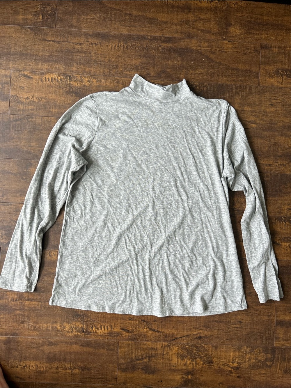 ✨ 3/$25 ✨ Women’s Gray Long-Sleeve Mock Neck Top